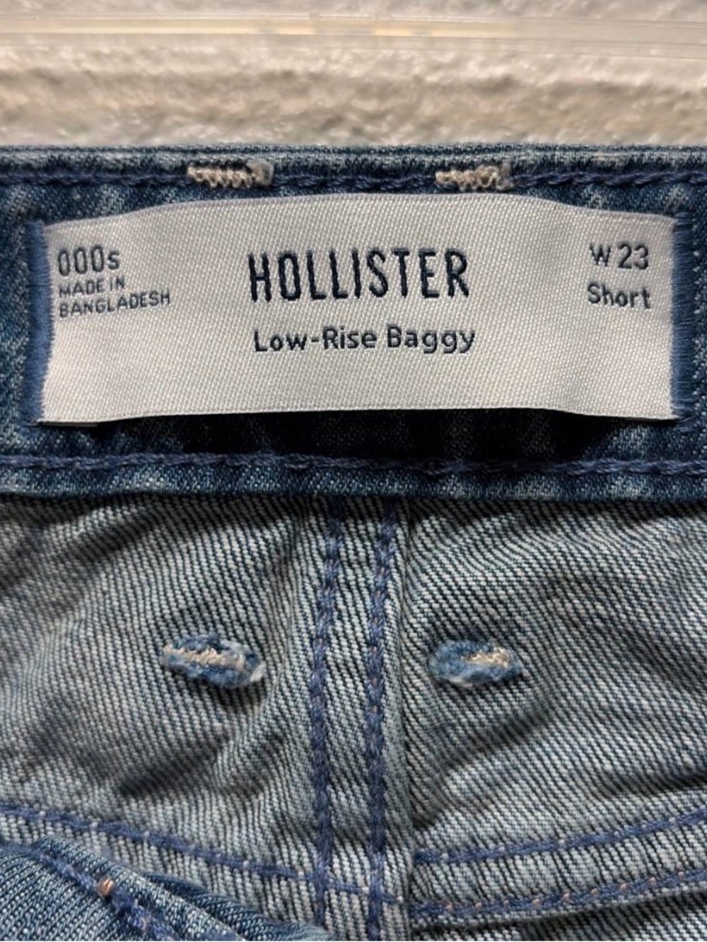 Hollister Low-Rise Baggy Jeans - Light Blue Wash